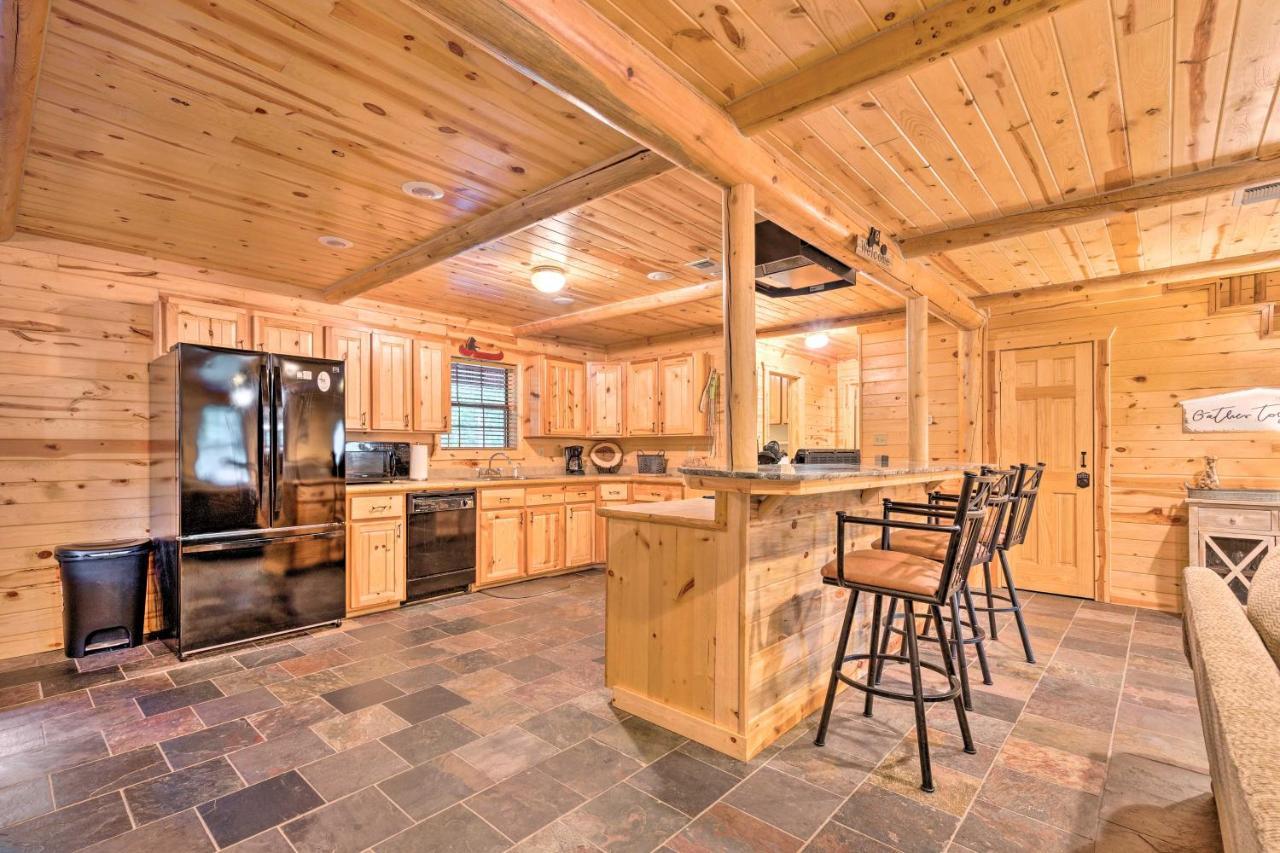 فيلا Broken Bow Retreat On 2 Acres With Hot Tub And Deck! المظهر الخارجي الصورة