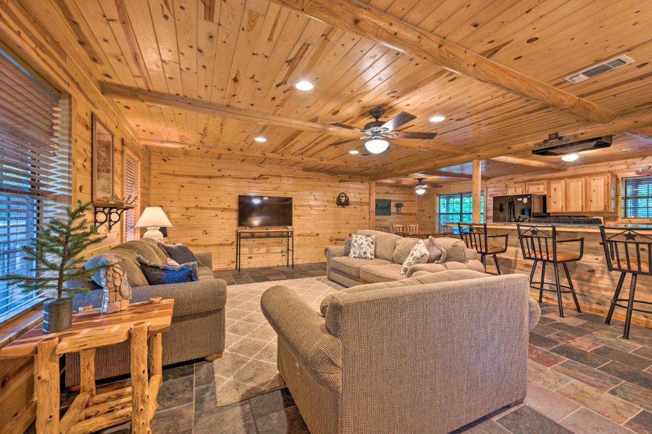فيلا Broken Bow Retreat On 2 Acres With Hot Tub And Deck! المظهر الخارجي الصورة